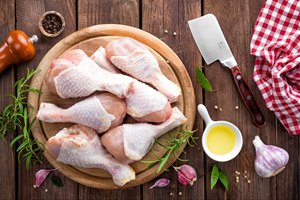 น่องไก่แช่แข็ง เกรด A ได้รับการรับรองฮาลาล ผ่านกระบวนการ BQF บรรจุภัณฑ์สุญญากาศ น้ำหนัก 90-110 กรัม คุณภาพพรีเมียม จำหน่ายส่ง ราคาถูก - Product Image 3