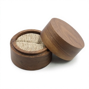 Caja de Joyería de Madera Rectangular de Lujo Personalizable WeWood con Forro de Lino y Cierre Magnético - Product Image 1