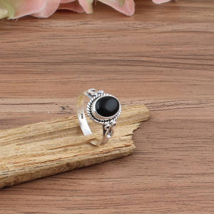 Bague en Onyx Noir Naturel, Argent Sterling 925, Sertissage Délicat, Bijou Minimaliste de Mariage avec Pierre Précieuse Turquoise Taille Brillant - Product Image 3