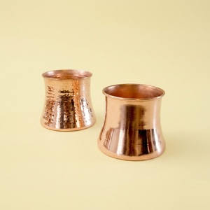 Juego de vasos cóncavos de cobre puro, hechos a mano, vasos de cobre martillado para agua, para bienestar ayurvédico y bebida saludable, ecológicos - Product Image 1