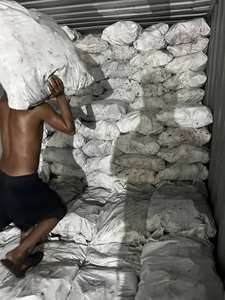 Briquettes de charbon de bois de chêne activé de qualité supérieure pour le marché suisse – Charbon de bois blanc et noir en morceaux, durable et fabriqué à partir de bois dur - Product Image 3