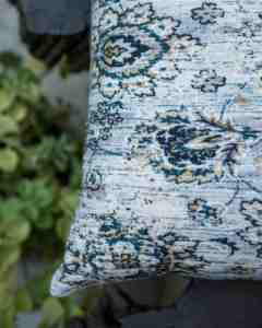 Funda de Cojín Estilo Persa Azul al por Mayor, 18x18 Pulgadas, con Estampado Floral Antiguo, Decorativa para Hoteles y Hogares - Product Image 3