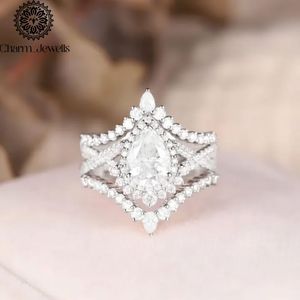Bague de Fiançailles et d'Éternité Classique pour Femme Charm_Jewells en Argent Plaqué Or Rose 18K avec Moissanite Taille Coussin et Sertissage à Griffes IGI - Product Image 2