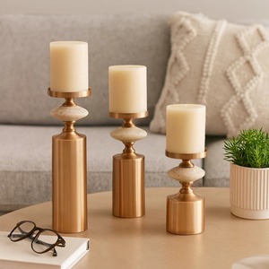 Ensemble de 3 bougeoirs en aluminium doré de luxe, supports décoratifs pour bougies pour table à manger, salon, maison, mariage à prix avantageux - Product Image 4
