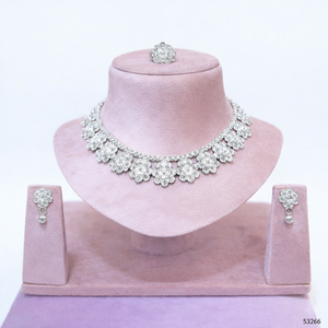 Collar de Mujer MOLL JEWELLERS, Moderno y Elegante, de Latón Sólido Chapado en Oro/Rodio/Plata, con Circonita Natural, Diseño de Hoja y Cadena de Cuerda - Product Image 4