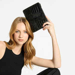 Large Capacity <b>RFID</b> <b>Blocking</b> Travel <b>Wallet</b> with Open Zipper Coin Purse Convenient Closure Type for On-the-Go Access - Product Image 3