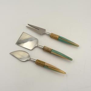 Juego de 3 Utensilios para Queso de Acero Inoxidable con Mango de Resina, Rebanador de Queso y Cuchillos para Queso de R B Overseas, Producto de Alta Demanda - Product Image 3