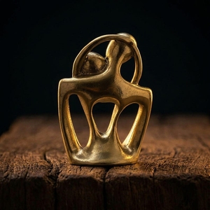 Sculpture abstraite en aluminium artisanale de Moradabad Art Metal Ware, figurine contemporaine pour décoration de table et présentation dans le salon - Product Image 5
