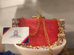 Art en résine 100% authentique, artisanat fait à la main, artisans indiens, bijoux de mode faits à la main, sac à main, pochette, haute qualité - Product Image 3