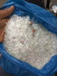 Matériau de recyclage de plastique en provenance de bouteilles PET recyclées pour le moulage de fibres, de profilés et d'équipements sportifs à vendre - Product Image 4
