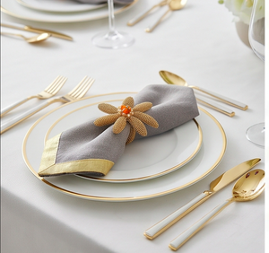 Rond de serviette élégant à motif floral, finition dorée, idéal pour les événements formels, les réunions de famille et l'usage domestique - Product Image 3