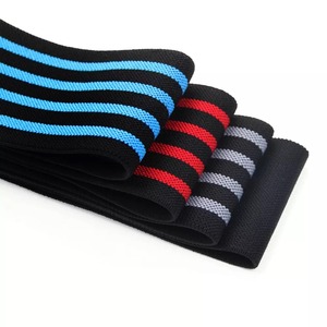 Bande de soutien pour le coude en nylon et coton, fermeture réglable à boucle et crochet, rouge et noir, protection pour l'entraînement de musculation, toutes saisons - Product Image 4