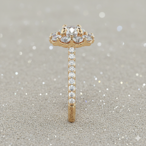 Anillo de compromiso Stonewels Endearing Love Grande Pav con halo de diamantes en oro certificado con engaste de púas - Product Image 2