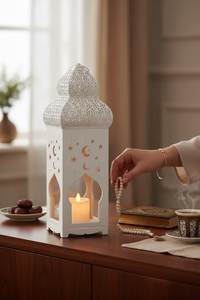 Lanterne décorative marocaine blanche en fer forgé avec LED, style bougeoir creux, pour la maison, la chambre et le salon - Product Image 3