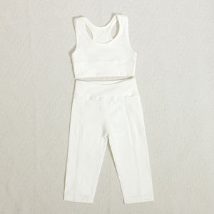 Conjunto de yoga de alta calidad para niños, sin espalda, estilo boutique, ropa deportiva de verano para niños, estilo racerback, conjuntos de yoga para niñas pequeñas. - Product Image 2