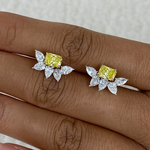 Boucles d'oreilles de luxe fantaisie en diamant jaune poire, certifiées IGI, en or 10K, 14K, 18K, avec diamants de laboratoire jaunes et blancs. - Product Image 1