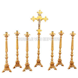 Ensemble d'autel de la Sainte Famille avec croix et chandelier |   Ensemble d'autel d'église en laiton - DOUBLE VEE EXPORTS - Product Image 2