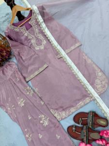 Ensemble salwar kameez en soie satinée traditionnelle, tendance et design, couleur blanche, style palazzo, pour mariages, fêtes et festivals - Product Image 6