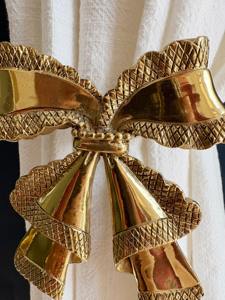 Crochet de rideau élégant en forme de nœud, idéal pour la décoration de chambres, de salles d'hôtes et d'espaces événementiels, organisateur décoratif pratique en provenance d'Inde - Product Image 3