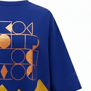 เสื้อทรงบ็อกซี่สำหรับผู้ชายที่ได้รับแรงบันดาลใจจากสตรีทแวร์ ผลิตจากวัสดุหนาทนทานและมีโครงสร้างแข็งแรง - Product Image 3