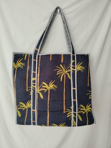 Sac fourre-tout matelassé en coton imprimé palmiers avec fermeture éclair, sac à bandoulière pour la plage, les voyages, le shopping et l'usage quotidien, motif arbre, sac fourre-tout d'été - Product Image 1