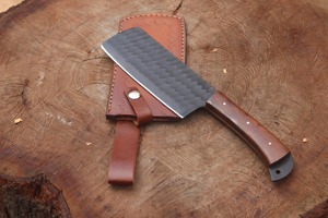 Cuchillo de carnicero hecho a mano de acero al carbono con mango de madera ambidiestro, ecológico, para cortar carne y preparar alimentos. - Product Image 2