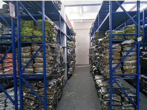 Proveedor de Sudaderas Personalizadas de Alta Calidad, Sudadera Urbana con Cierre, Lavado Ácido, Decoloración al Sol, Bolsillos Desgastados - Product Image 4