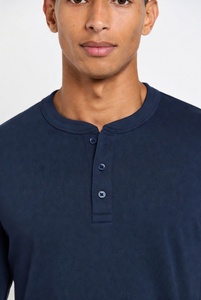Chemise homme manches longues couleur bordeaux unie coupe ajustée élégante et formelle - Product Image 5