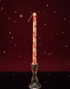 Belle bougie conique artisanale en cire de soja avec des étoiles rouges vives pour une ambiance de Noël classique et joyeuse, décoration de table sans fumée pour dîner - Product Image 2