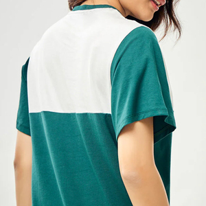 เสื้อยืดโอเวอร์ไซส์ผู้หญิง MOQ ต่ำ ทรงหลวม ผ้าฝ้าย 100% ระบายอากาศดี สไตล์สตรีทแวร์สำหรับฤดูร้อน สีพื้น ย้อมสีเรียบๆ รับสกรีนโลโก้ คุณภาพสูง - Product Image 6