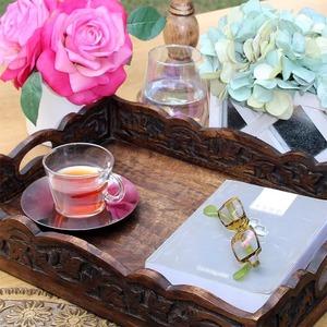 Bandeja Decorativa Rectangular de Madera de Diseño Tradicional con Patrón Floral Tallado, Paquete Individual - Product Image 5
