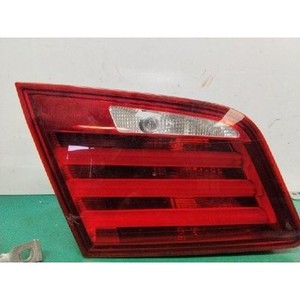 Luz trasera izquierda en la tapa del maletero para BMW Serie 5 2009-2013, usada, OEM 7203225 - Product Image 1