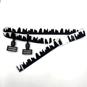 Ensemble de ceintures de drapeau de football imprimées numériquement par sublimation, réglables pour adultes, équipement d'entraînement de football, conception de logo personnalisé, Clovix Sports - Product Image 1