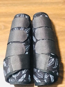 Bottes de protection pour chevaux TOUGH TACK à motifs, en néoprène, pour le sport équestre - Product Image 5