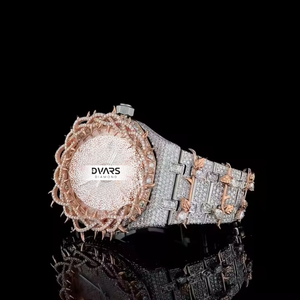 Montre-bracelet de luxe haut de gamme unisexe, étanche, en alliage, design carré, style sport et mode, avec moissanite VVS dorée et diamants incrustés - Product Image 3
