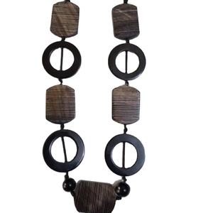 Cadre photo vintage en résine ange fait main, bijou élégant avec pendentif unique pour hommes et femmes, en provenance d'Inde, à vendre - Product Image 4