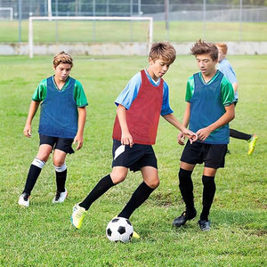 Maillots d'entraînement de football en mesh respirant pour adultes, jeunes et enfants – Gilets d'entraînement de football pour équipes - Product Image 5