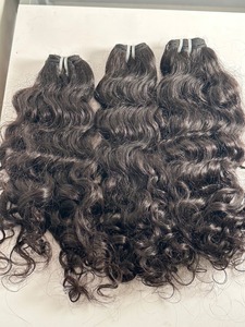 Lots de Cheveux Humains Bruts Non Traités de Fournisseur Indien, Double Trame, Pointes Épaisses, Cheveux Naturels pour la Production Professionnelle de Perruques – En Vente - Product Image 1