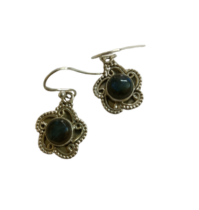 Boucles d'oreilles en cristal de labradorite naturel faites à la main, argent sterling 925, bijoux de mode pour femmes, vente en gros, boucles d'oreilles élégantes bohèmes en pierres précieuses - Product Image 1