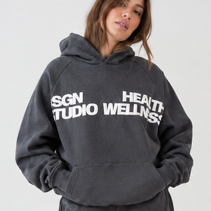 Conjunto de Sudadera con Capucha y Pantalones Cortos Personalizados para Mujer, Estampado DTG, Poliéster y Algodón, Atuendo Casual de Dos Piezas, Sudadera Personalizada, Ropa Urbana a Juego - Product Image 3