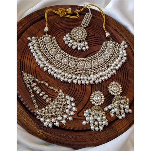 Parures de bijoux de créateur sur mesure, 5 pièces, avec perles et pierres, pour occasions traditionnelles pakistanaises et indiennes. - Product Image 4