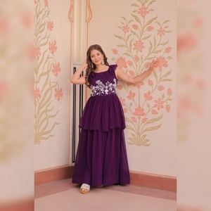 ชุดคอลเลกชั่นสไตล์เพ็บลั่มดีไซน์เนอร์ระดับพรีเมียมแขนกุดปักลายมีลูกปัด - Product Image 1