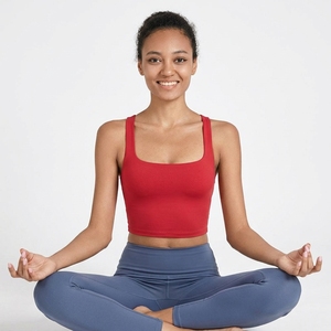 Ensemble de sport pour femme personnalisé : soutien-gorge de sport et débardeur fitness sans coutures - Product Image 4