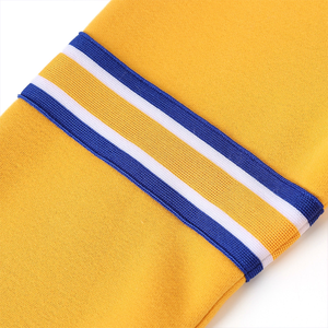 เสื้อสเวตเชิ้ตคอกลมแบบมีกระเป๋า ผ้าเชนิลล์สีทอง SGRho สำหรับผู้หญิง ปักลายสัญลักษณ์ชมรม ผ้าฝ้ายฟลีซ สำหรับฤดูหนาว เสื้อผ้าสไตล์กรีก รับผลิตแบบ OEM - Product Image 3