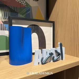 UKALADESIGN Lettre 3D Moderne 180mm Décoration de Table Style Minimaliste pour Salon et Intérieur - Product Image 4