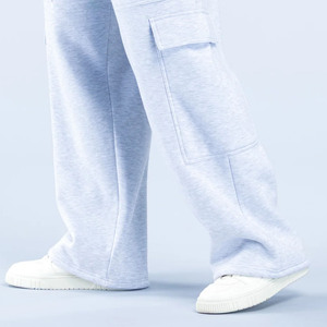 Pantalon de jogging cargo coupe droite personnalisé avec logo OEM pour hommes, en molleton de coton épais, style baggy, pour la gym et le streetwear - Product Image 5