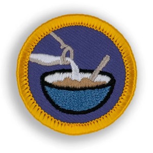 Écusson brodé circulaire avec motif de bol à mélanger, badge en tissu à coudre - Product Image 1
