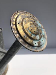 Aspersor de agua de metal galvanizado de alta resistencia, perfecto para el cuidado de plantas en el jardín, herramienta de riego para exteriores y uso en jardinería doméstica - Product Image 5