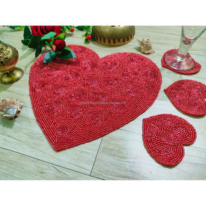 Mantel Individual con Cuentas de Corazón Rojo, Hecho a Mano con Cuentas de Vidrio, para San Valentín, Decoración Romántica para Mesa - Product Image 2