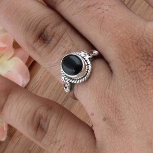 Bague en Onyx Noir Naturel, Argent Sterling 925, Sertissage Délicat, Bijou Minimaliste de Mariage avec Pierre Précieuse Turquoise Taille Brillant - Product Image 5